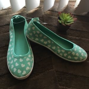 Teal and White Heart Flats